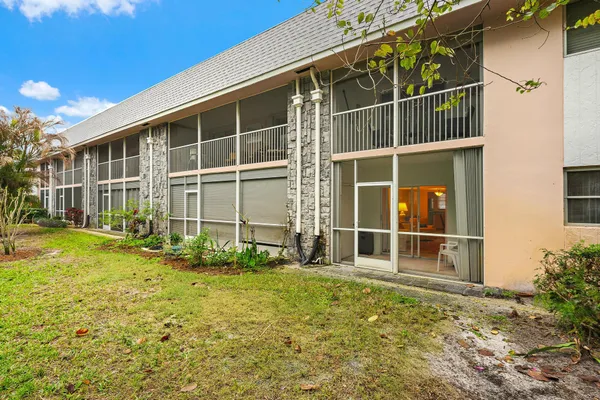 $159,000 | 18081 Southeast Country Club Drive, Unit 651, Jupiter, FL 33469
