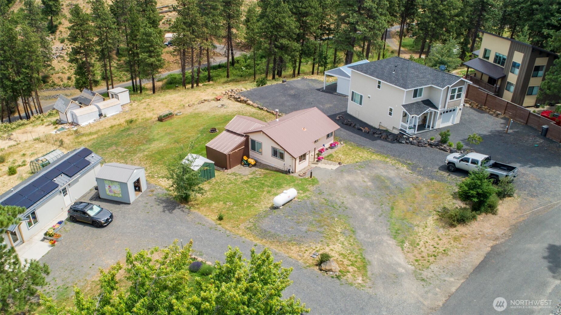 270 Ridge Loop Road Cle Elum, WA 98922 - Photo 3 of 40
