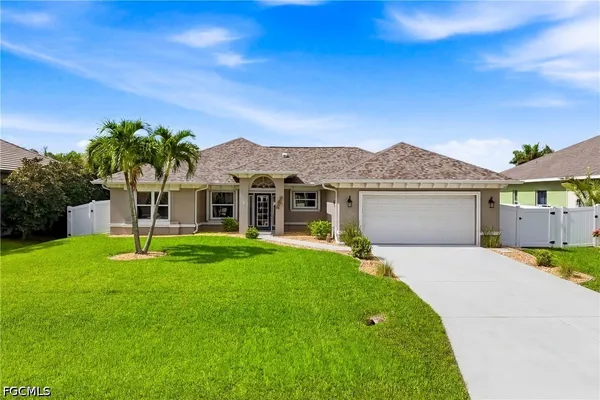 $425,000 | 2658 Southwest 31st Lane, Cape Coral, FL 33914