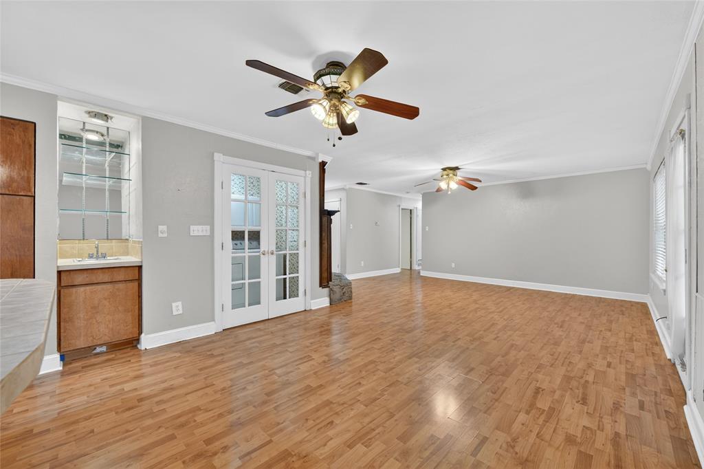 910 Kerry Street Benbrook, TX 76126 - Photo 11 of 32