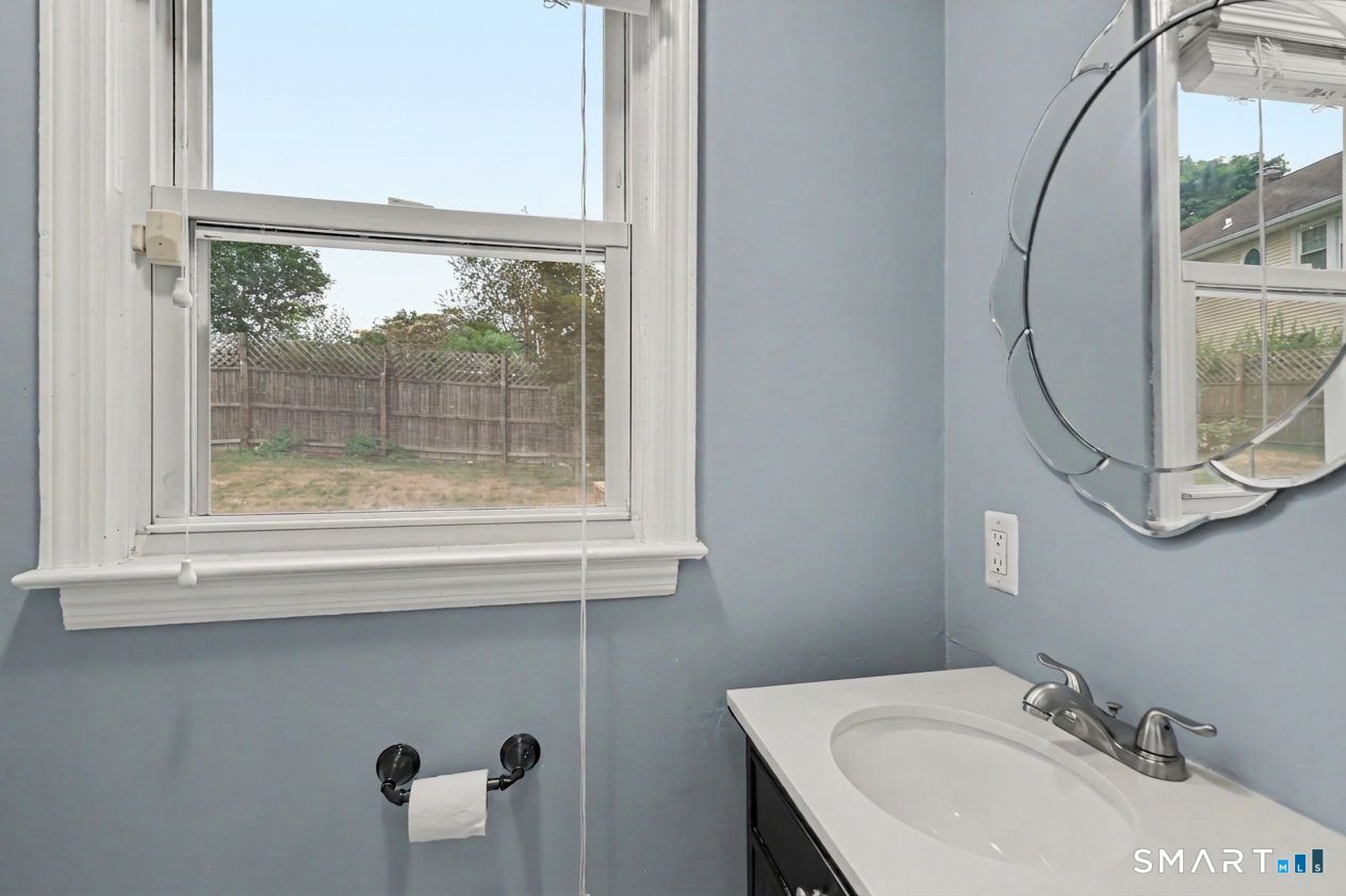 77 Round Hill Road Fairfield, CT 06824 - Photo 20 of 40