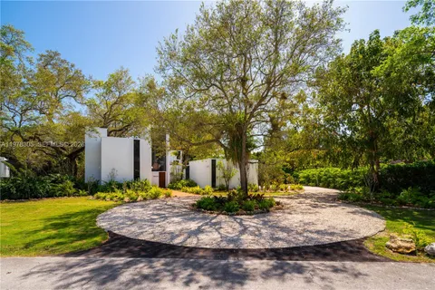 $1,975,000 | 6400 Southwest 133rd Drive, Pinecrest, FL 33156
