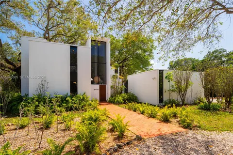 $1,975,000 | 6400 Southwest 133rd Drive, Pinecrest, FL 33156