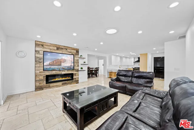 $1,425,000 | 6159 Debs Avenue, Woodland Hills, CA 91367