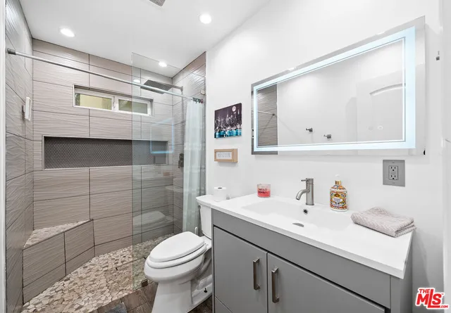 $1,425,000 | 6159 Debs Avenue, Woodland Hills, CA 91367