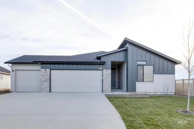 $474,990 | 3168 East Mossy Crk Drive, Kuna, ID 83634