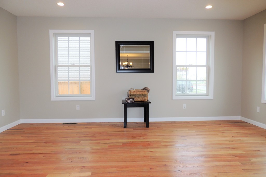 182 Naismith Street Springfield, MA 01104 - Photo 4 of 29 Gallery Image 4