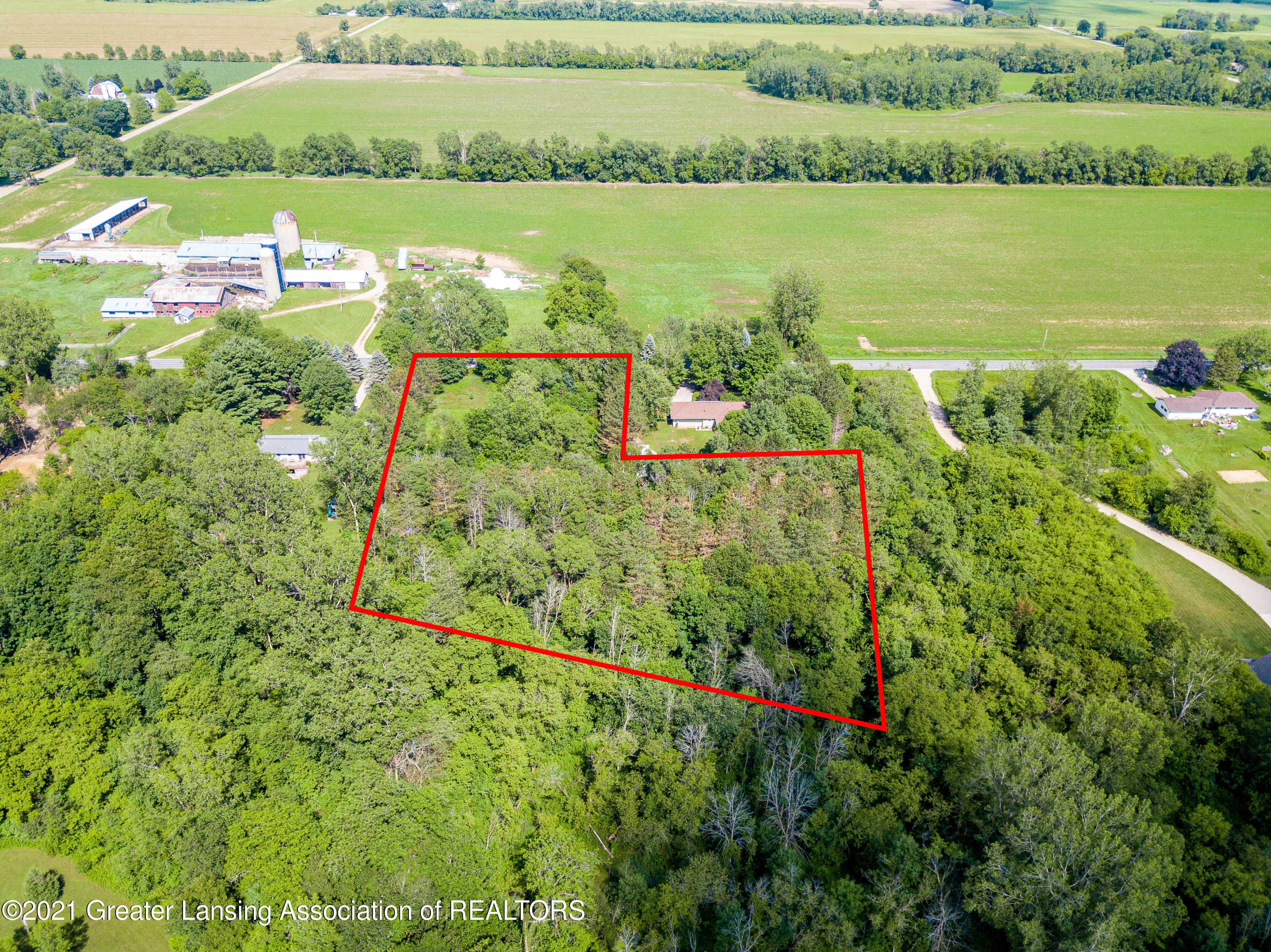 2055 North Meridian Road Ovid, MI 48866 - Photo 2 of 21 1
