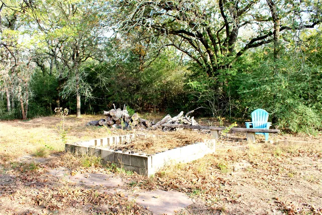 $299,900 | 192 Plum Acres Lane, West Point, TX 78963