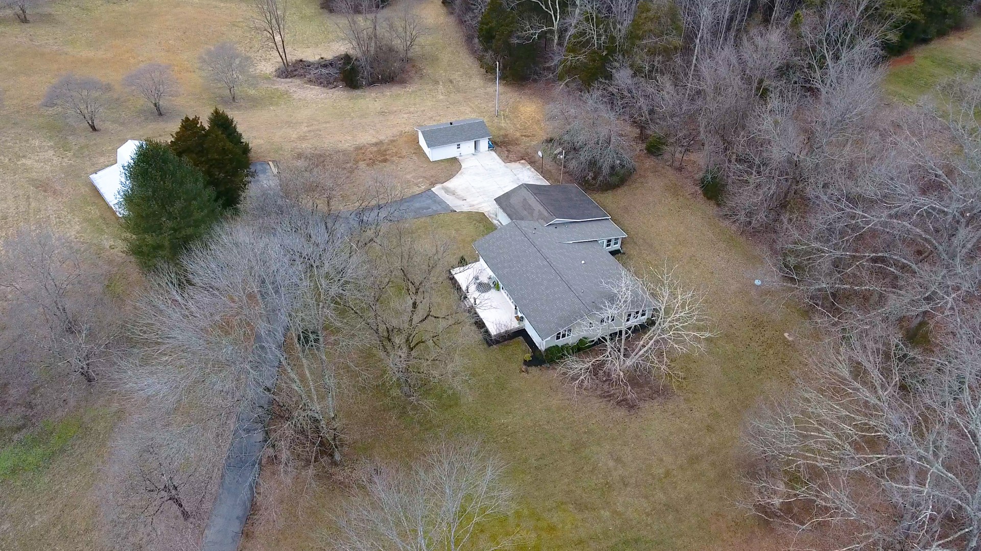 325 Rives Road Sparta, TN 38583 - Photo 3 of 40 Gallery Image 3