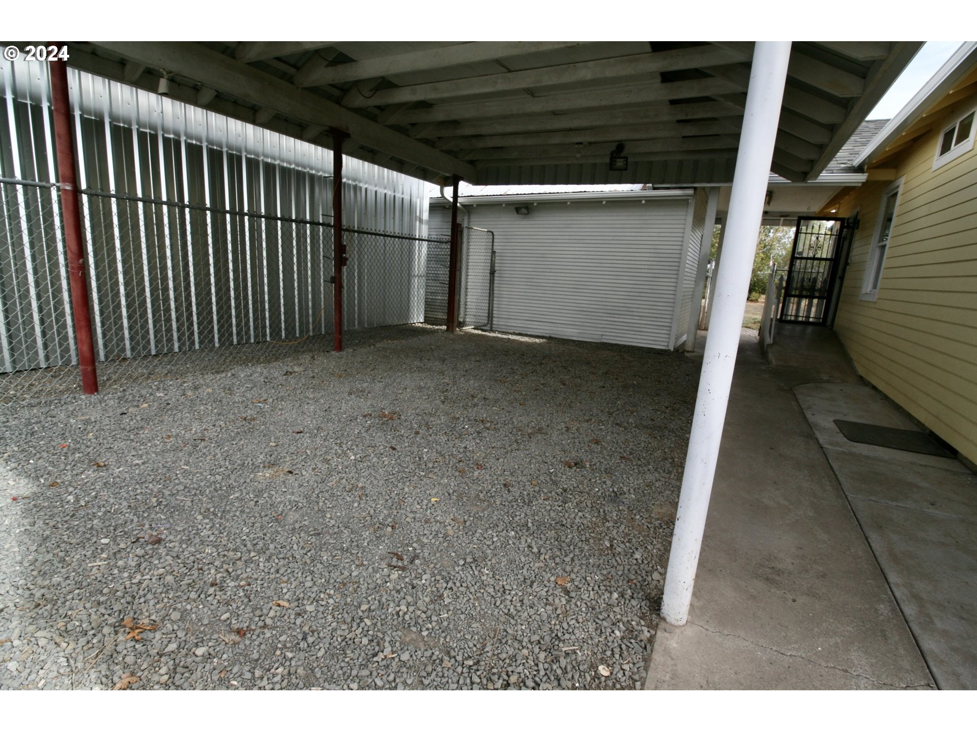 30178 South Sprague Road Molalla, OR 97038 - Photo 14 of 27 Carport