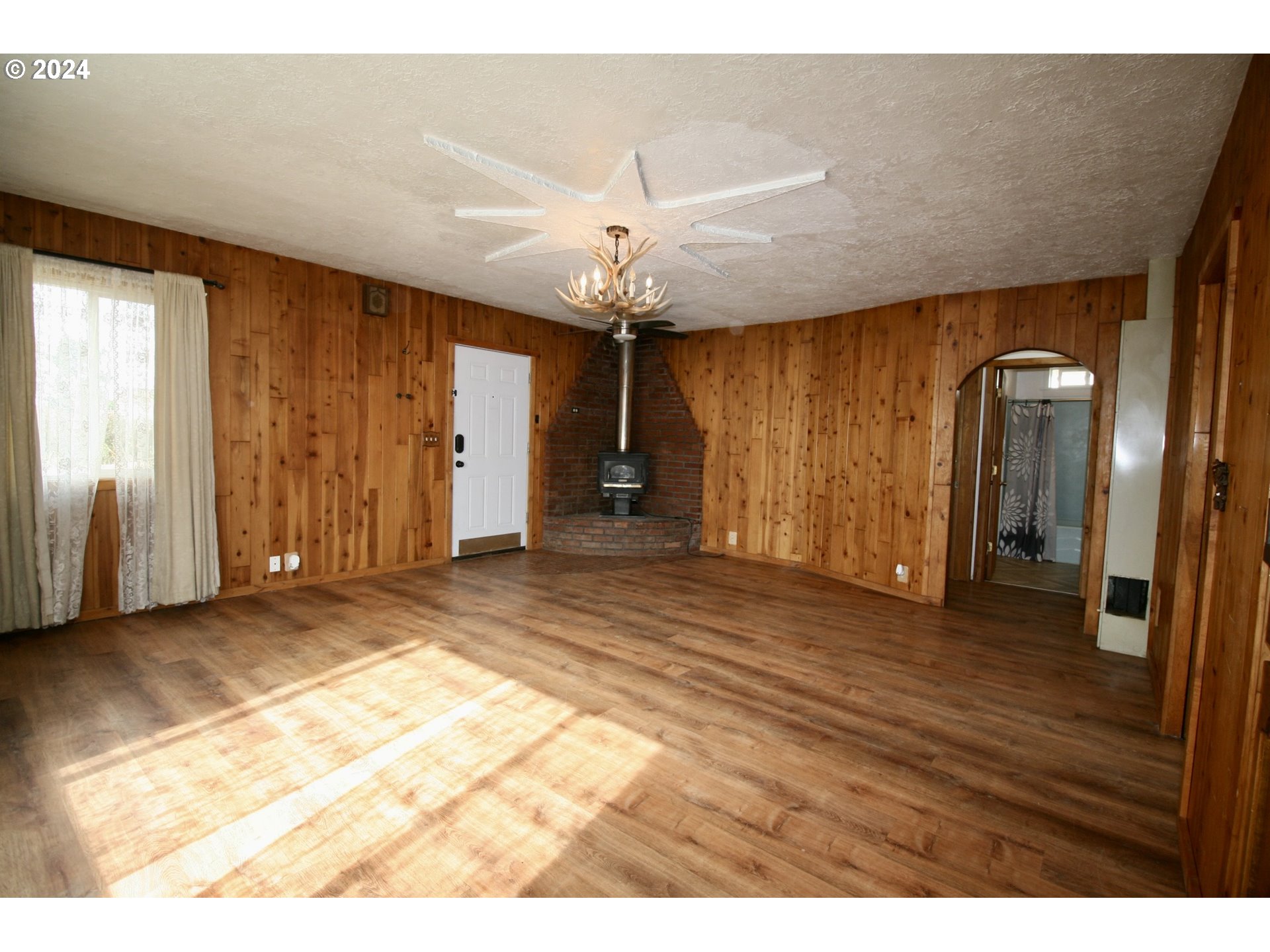 30178 South Sprague Road Molalla, OR 97038 - Photo 3 of 27 Living Room