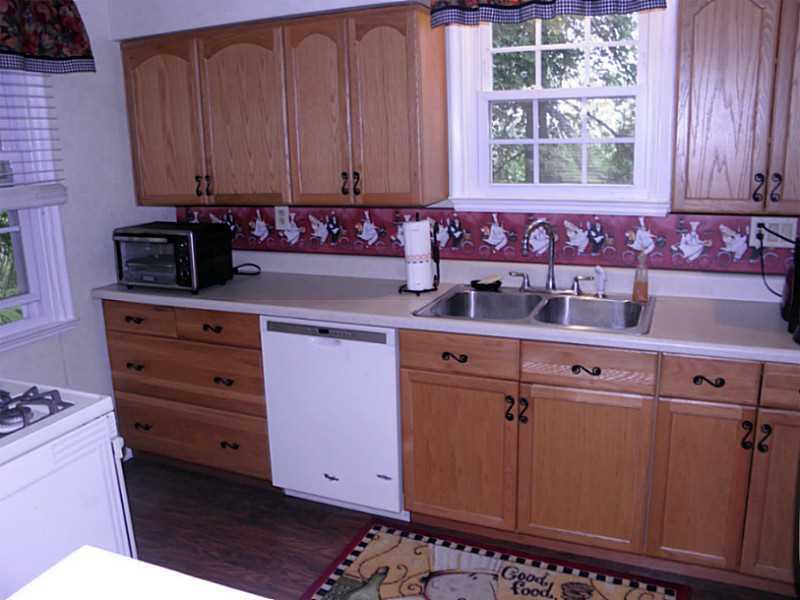 168 Bellevue Road Pittsburgh, PA 15229 - Photo 4 of 16 Kitchen.