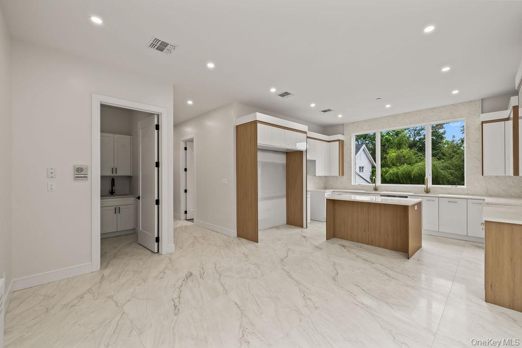 11 Lincoln Street, Unit 201 Spring Valley, NY 10977 - Photo 12 of 50
