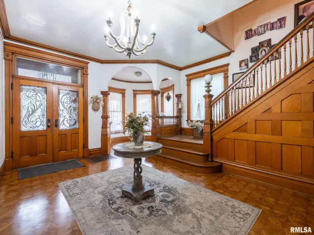 $364,000 | 725 Park Avenue, Pekin, IL 61554