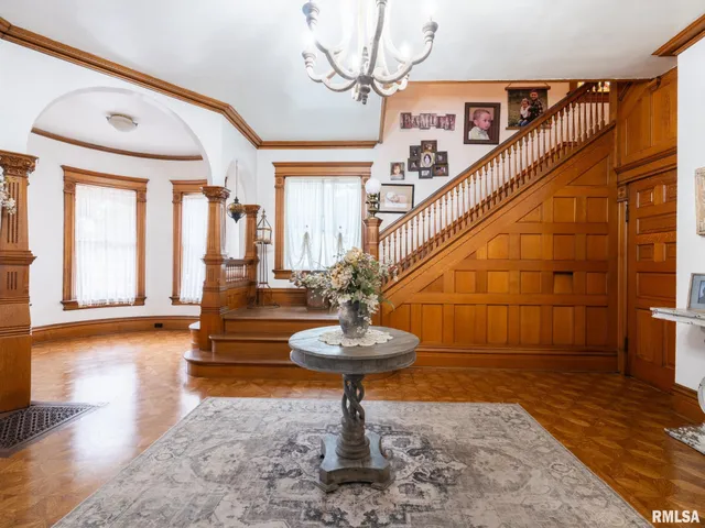 $364,000 | 725 Park Avenue, Pekin, IL 61554