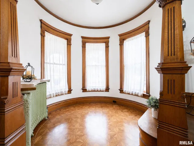 $364,000 | 725 Park Avenue, Pekin, IL 61554