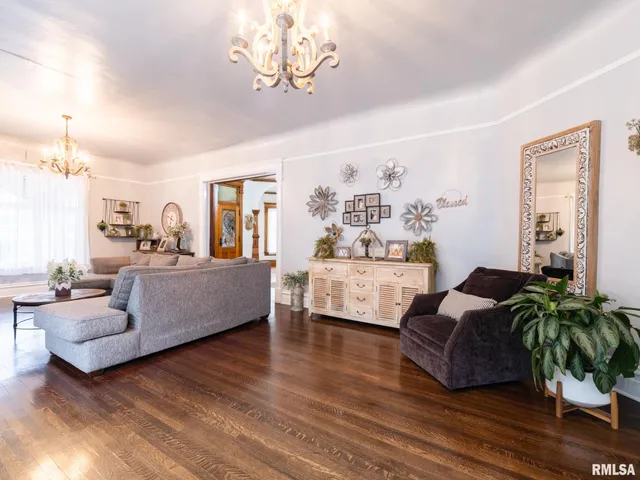 $364,000 | 725 Park Avenue, Pekin, IL 61554