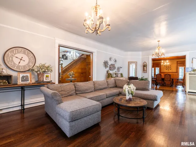 $364,000 | 725 Park Avenue, Pekin, IL 61554