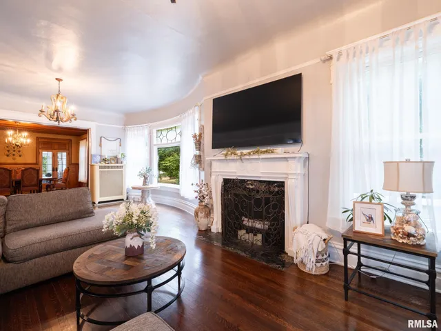 $364,000 | 725 Park Avenue, Pekin, IL 61554