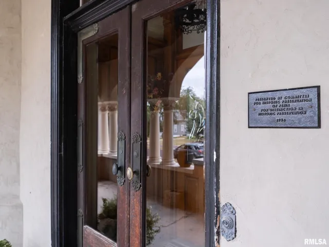 $364,000 | 725 Park Avenue, Pekin, IL 61554