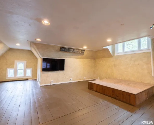 $364,000 | 725 Park Avenue, Pekin, IL 61554