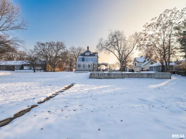 $364,000 | 725 Park Avenue, Pekin, IL 61554