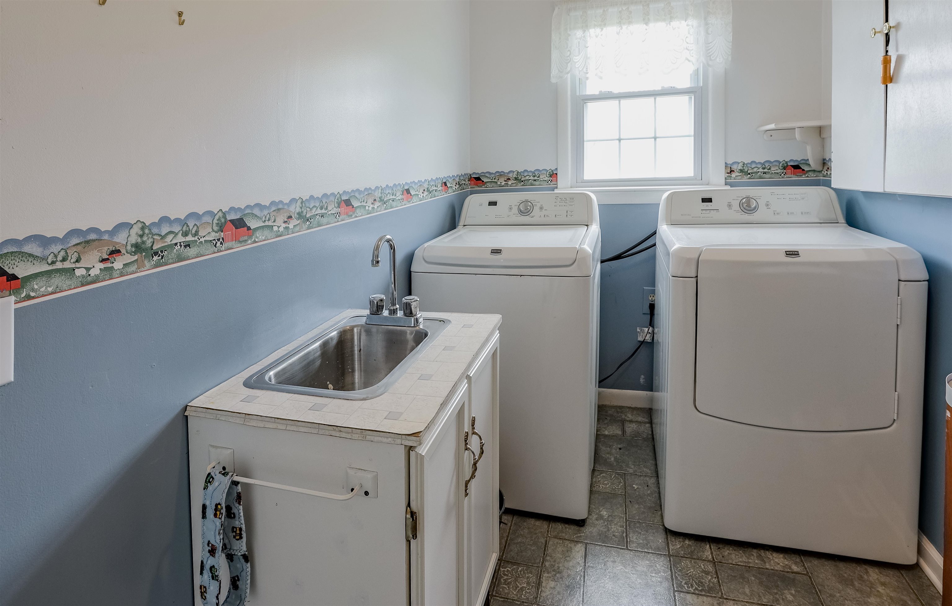 839 Kiddsville Road Waynesboro, VA 22980 - Photo 28 of 49 a utility room with dryer and washer