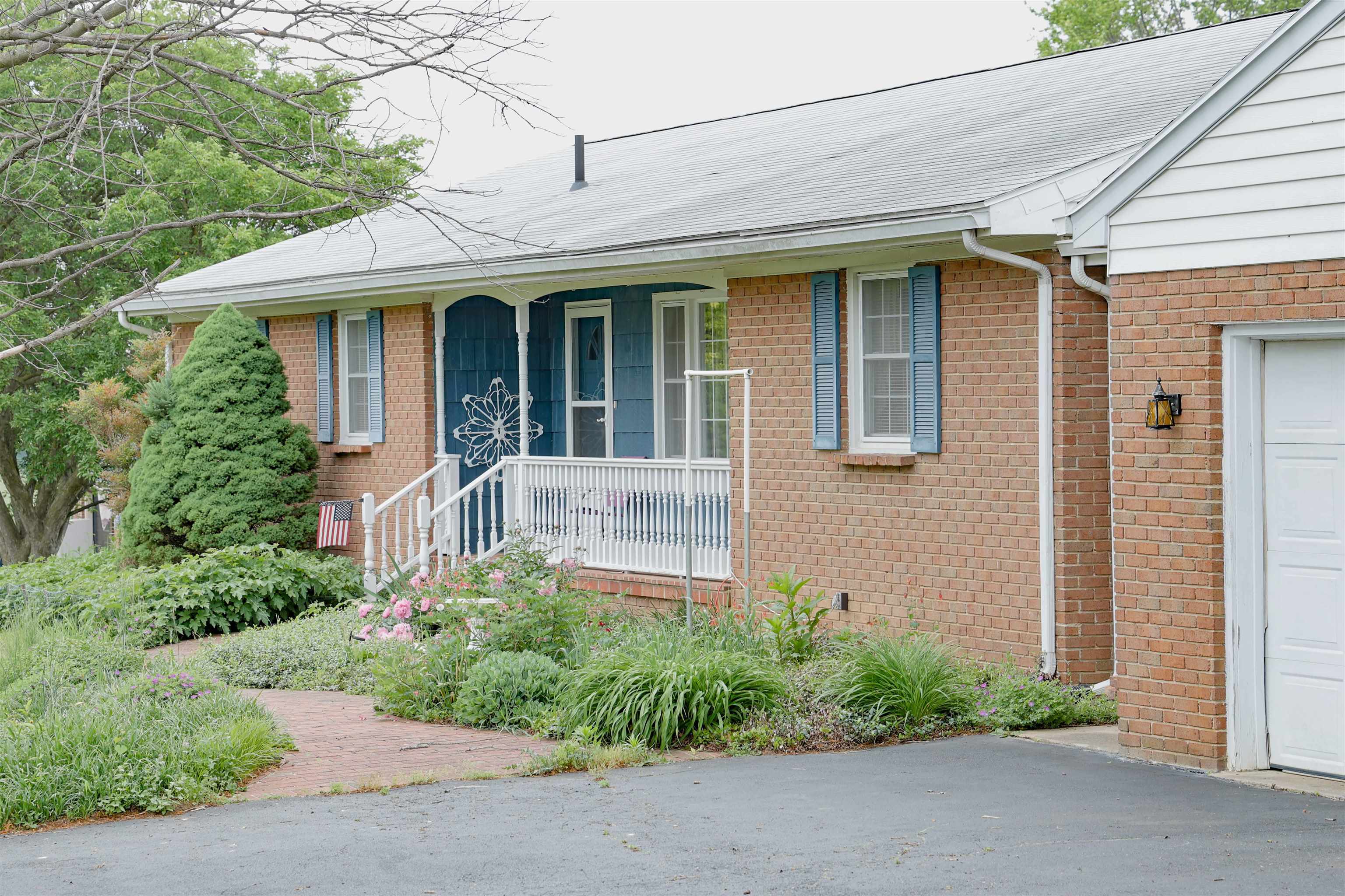 839 Kiddsville Road Waynesboro, VA 22980 - Photo 6 of 49 a front view of a house with garden