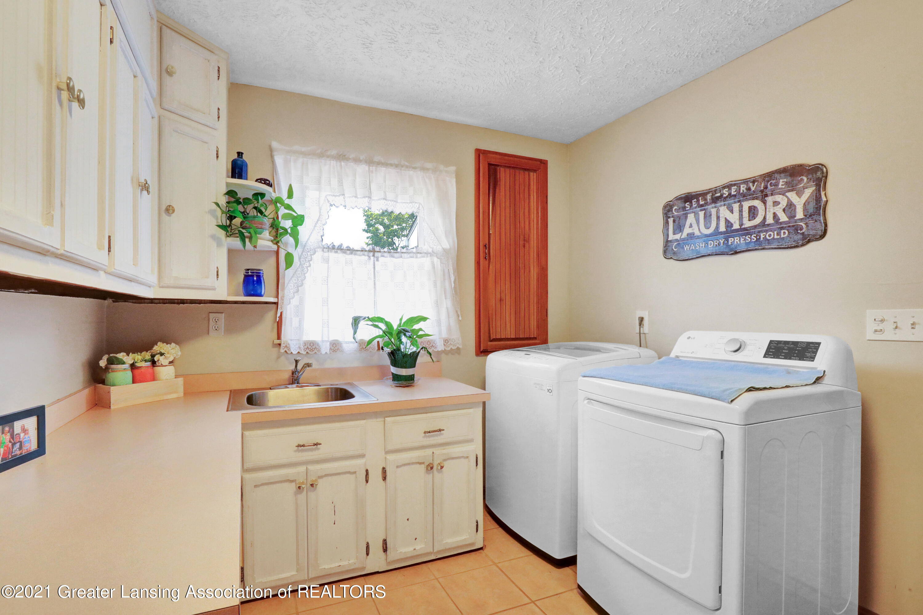 850 Waldo Road Williamston, MI 48895 - Photo 42 of 43 9I3A2171