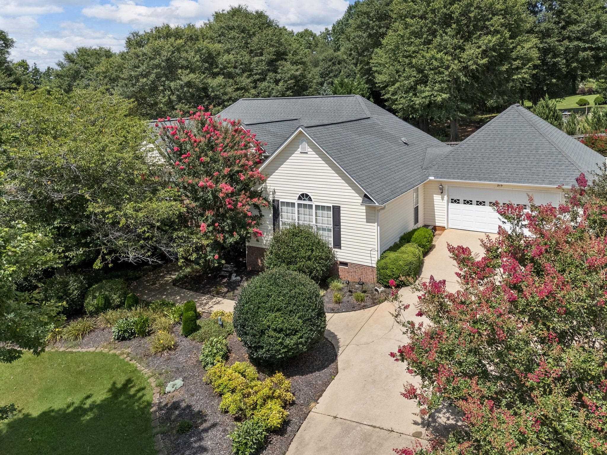 215 Spring Valley Road Inman, SC 29349 - Photo 3 of 41