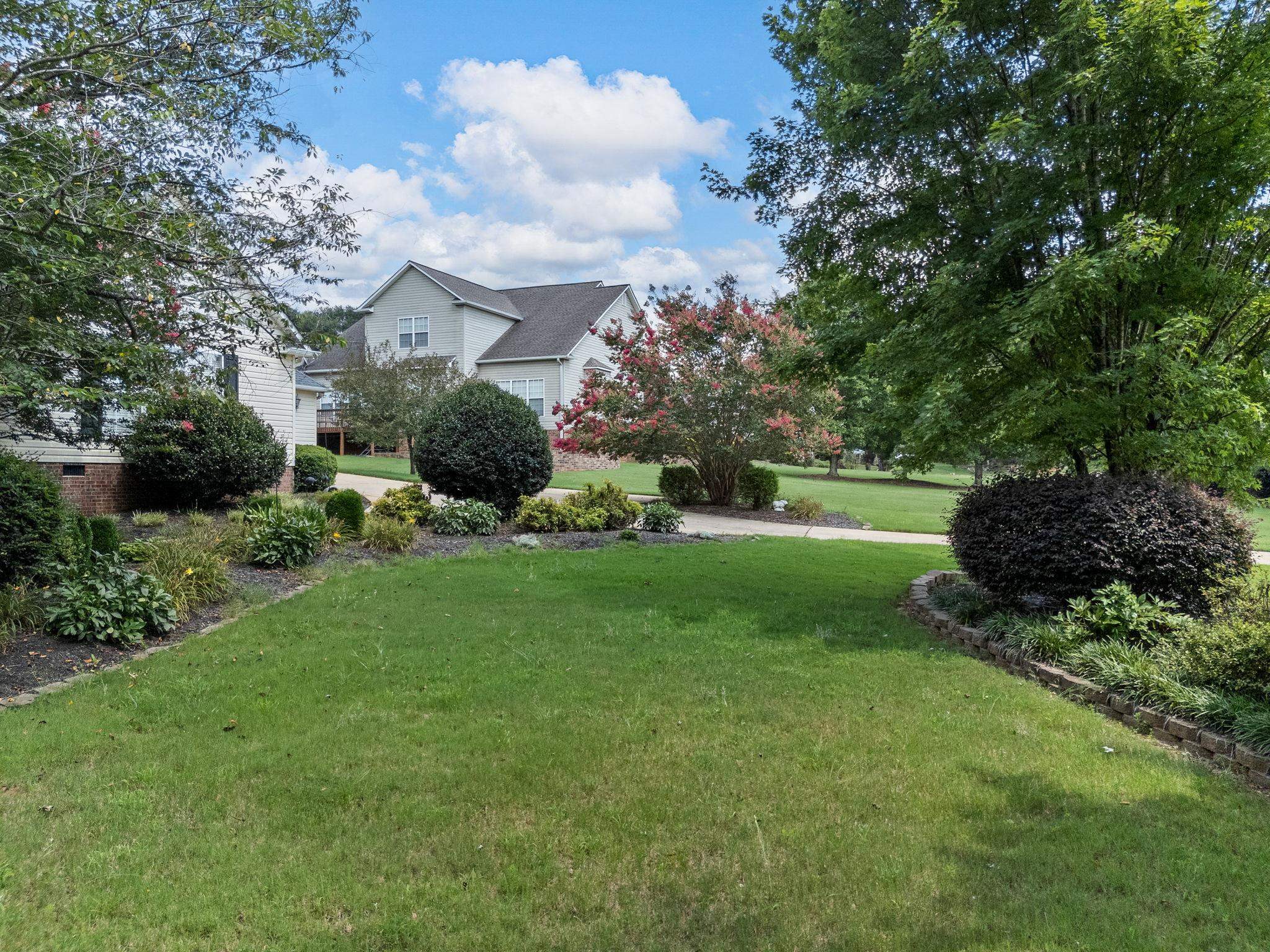 215 Spring Valley Road Inman, SC 29349 - Photo 4 of 41