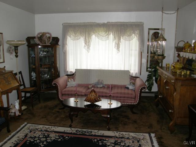 716 Lexington Road Nazareth, PA 18064 - Photo 3 of 9 Gallery Image 3