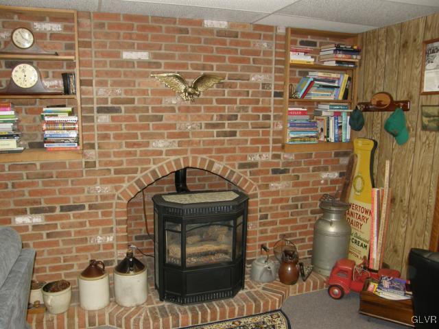 716 Lexington Road Nazareth, PA 18064 - Photo 5 of 9 Gallery Image 5