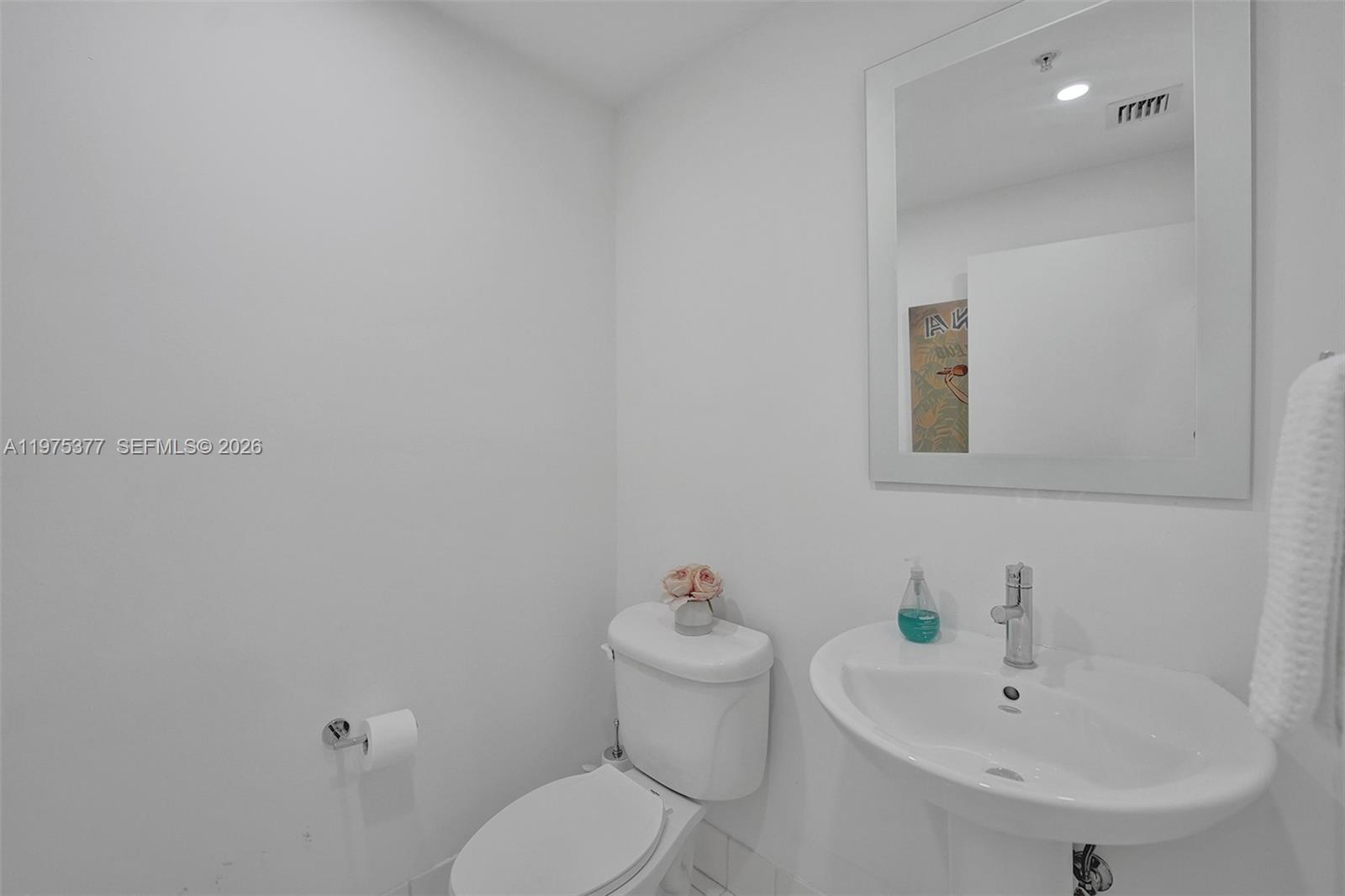 601 Northeast 36th Street, Unit 811 Miami, FL 33137 - Photo 12 of 34