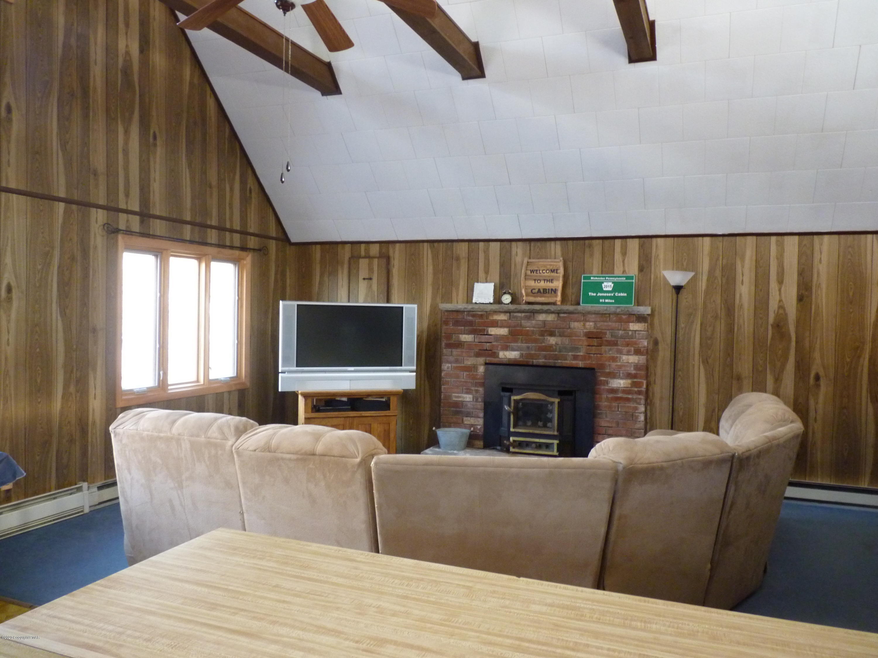 1146 Boulder Road Blakeslee, PA 18610 - Photo 5 of 23 P1120754