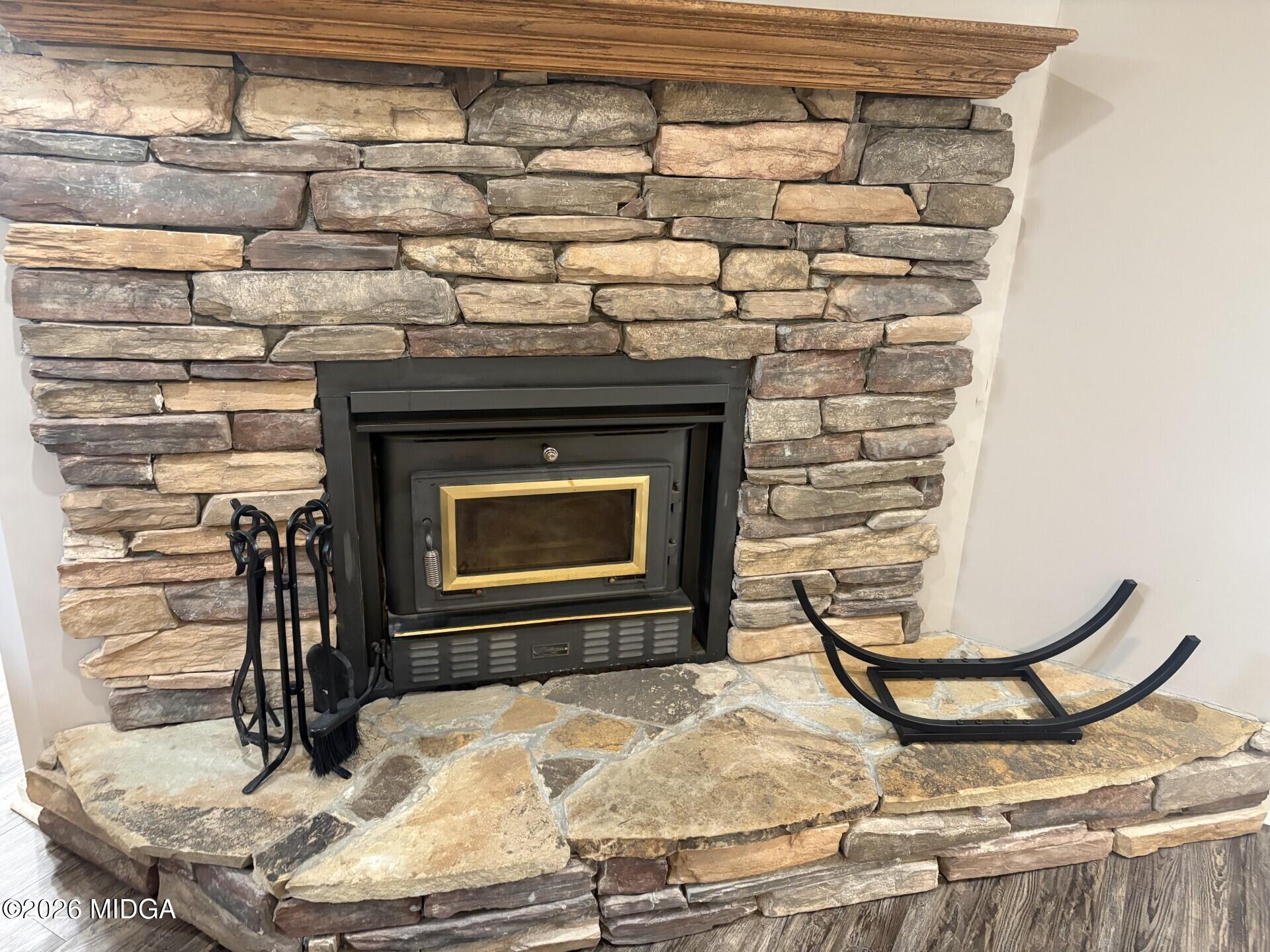 5081 Marshall Mill Road Lizella, GA 31052 - Photo 5 of 40 a room with fireplace