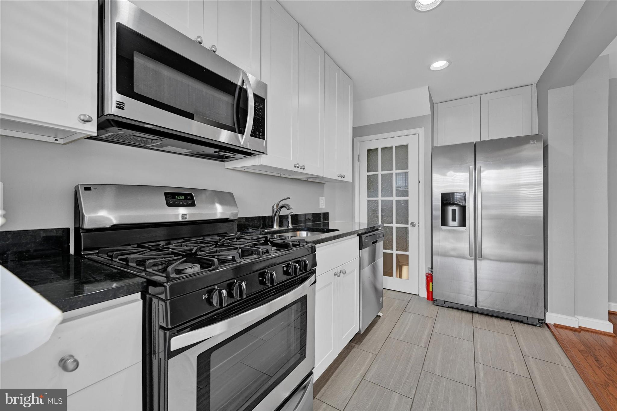 2722 Plainfield Road Dundalk, MD 21222 - Photo 11 of 28 Kitchen