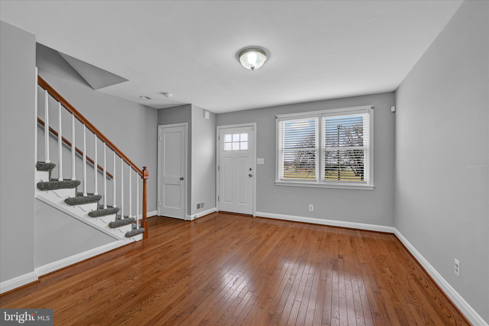 2722 Plainfield Road Dundalk, MD 21222 - Photo 7 of 28 Living Room