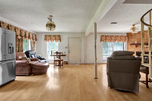 $240,000 | 25019 West Holly Lane, Splendora, TX 77372