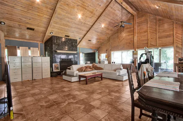 $240,000 | 25019 West Holly Lane, Splendora, TX 77372