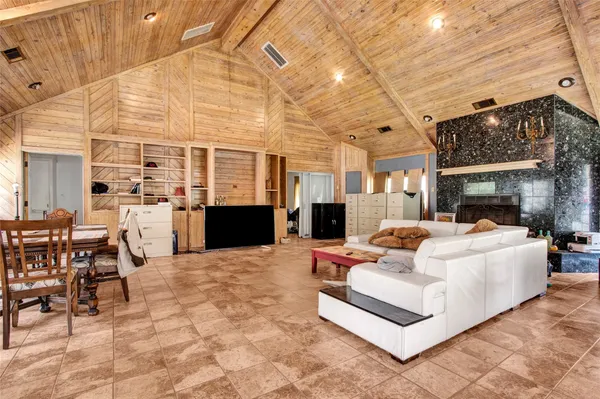 $240,000 | 25019 West Holly Lane, Splendora, TX 77372