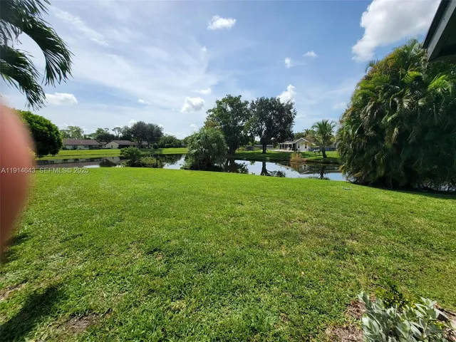 $2,300 | 469 Long Bow Court, Unit 469, Royal Palm Beach, FL 33411