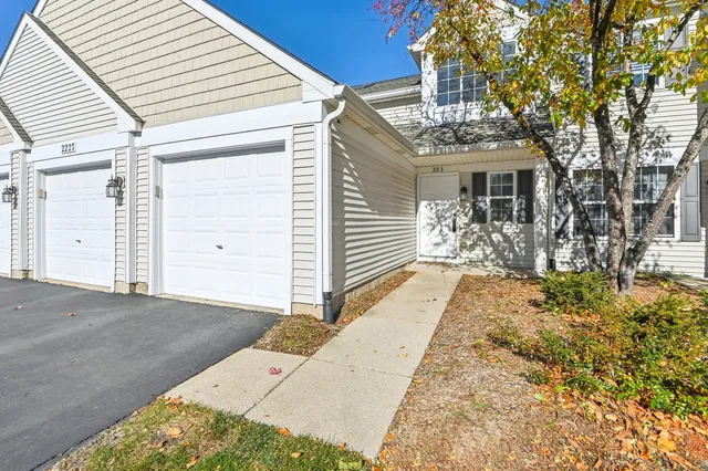 $330,000 | 2227 Waterleaf Court, Unit 203, Naperville, IL 60564