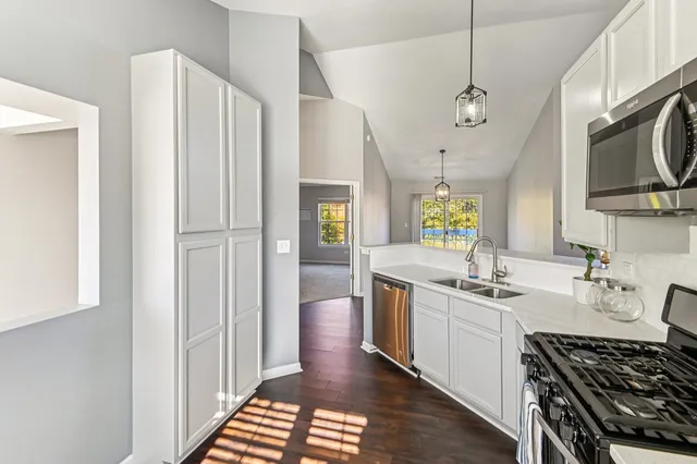 $330,000 | 2227 Waterleaf Court, Unit 203, Naperville, IL 60564