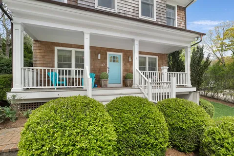 $2,695,000 | 47 Cooper Lane, Southampton, NY 11968