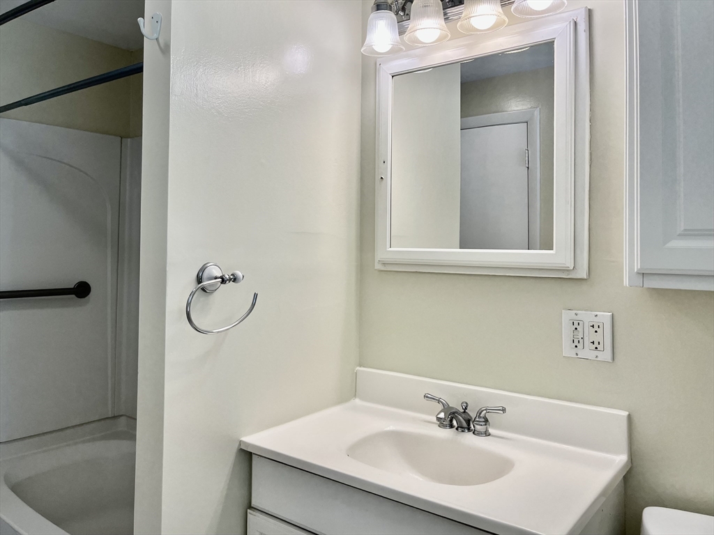 39 Jeffrey Lane Amherst, MA 01002 - Photo 16 of 41