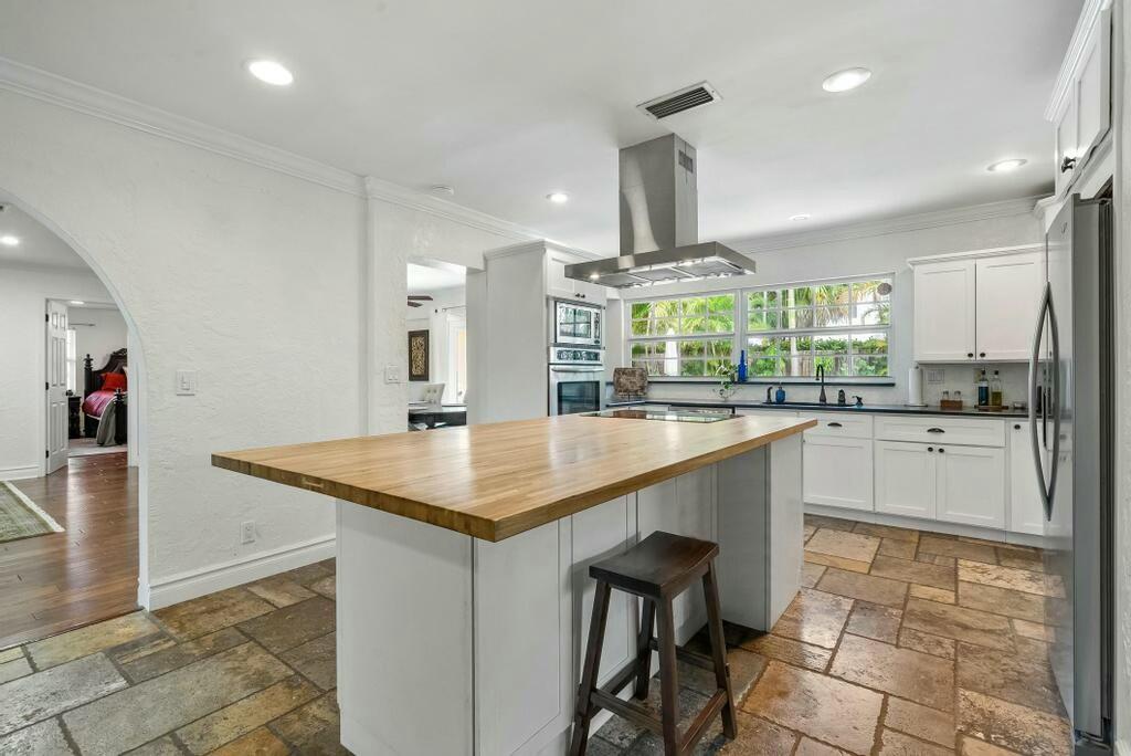 815 Canary Walk Gulf Stream, FL 33483 - Photo 16 of 40 tempImageSG9F7L