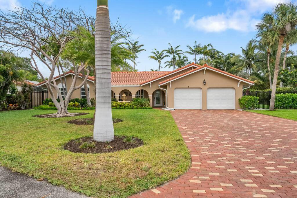 815 Canary Walk Gulf Stream, FL 33483 - Photo 3 of 40 Updated home
