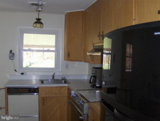 2222 Laurel Ridge Road Vienna, VA 22181 - Photo 11 of 24 Kitchen